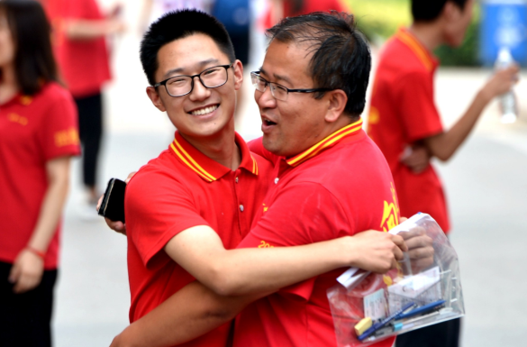 不同年代的高考（不同年代）