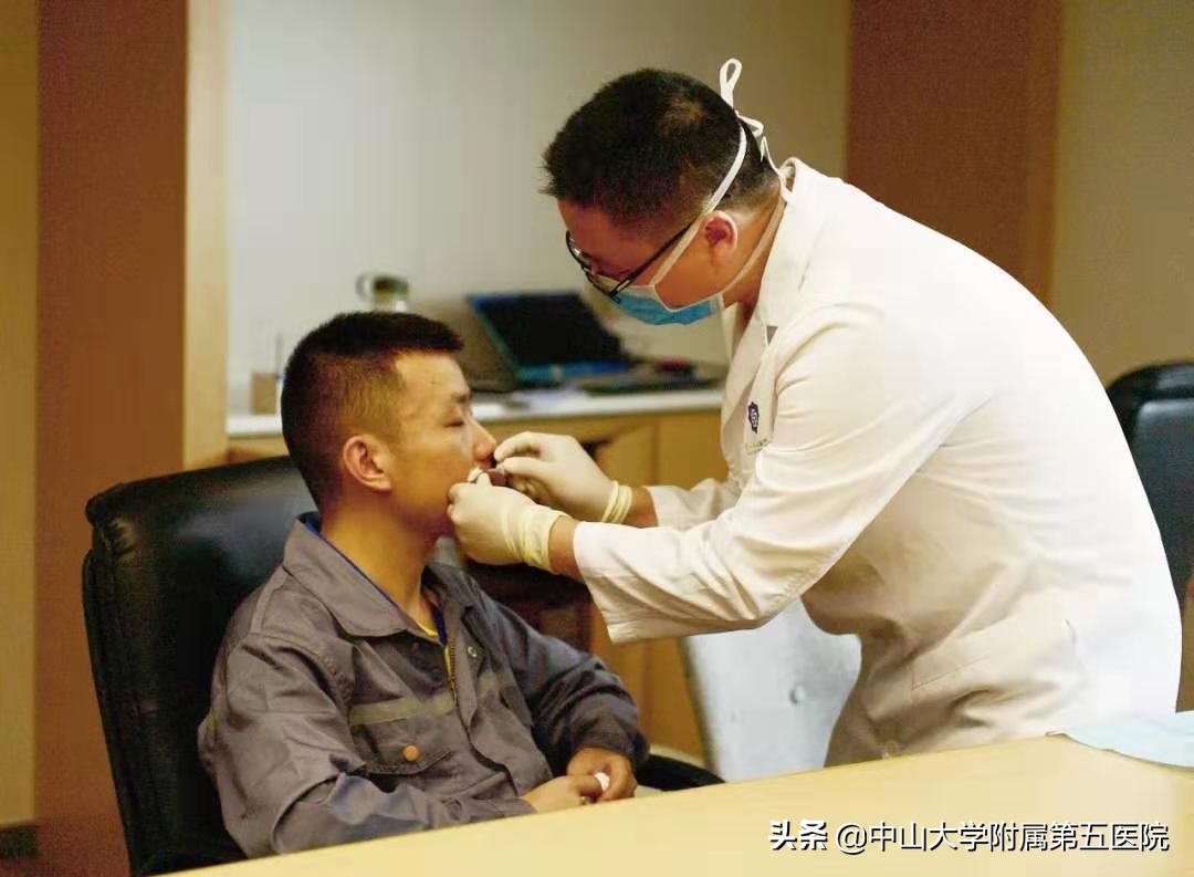 深蓝荣耀！我们在茫茫大海上当队医