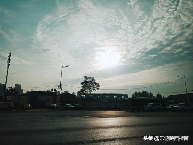 五院四系法最末！被叹惜的政法长安校区，有着超美的秋色与一日游