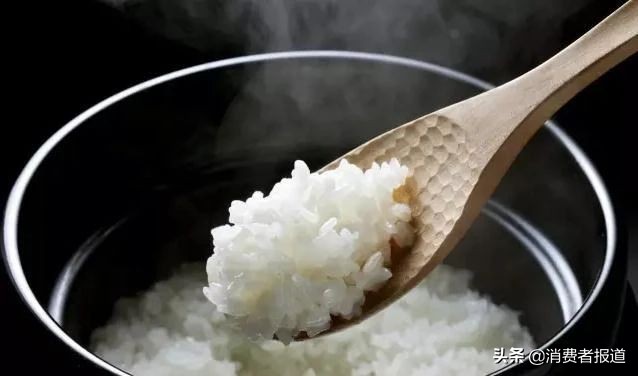 电饭煲哪个牌子好？华帝、苏泊尔、美的口碑前三，煮出的米饭更香甜。