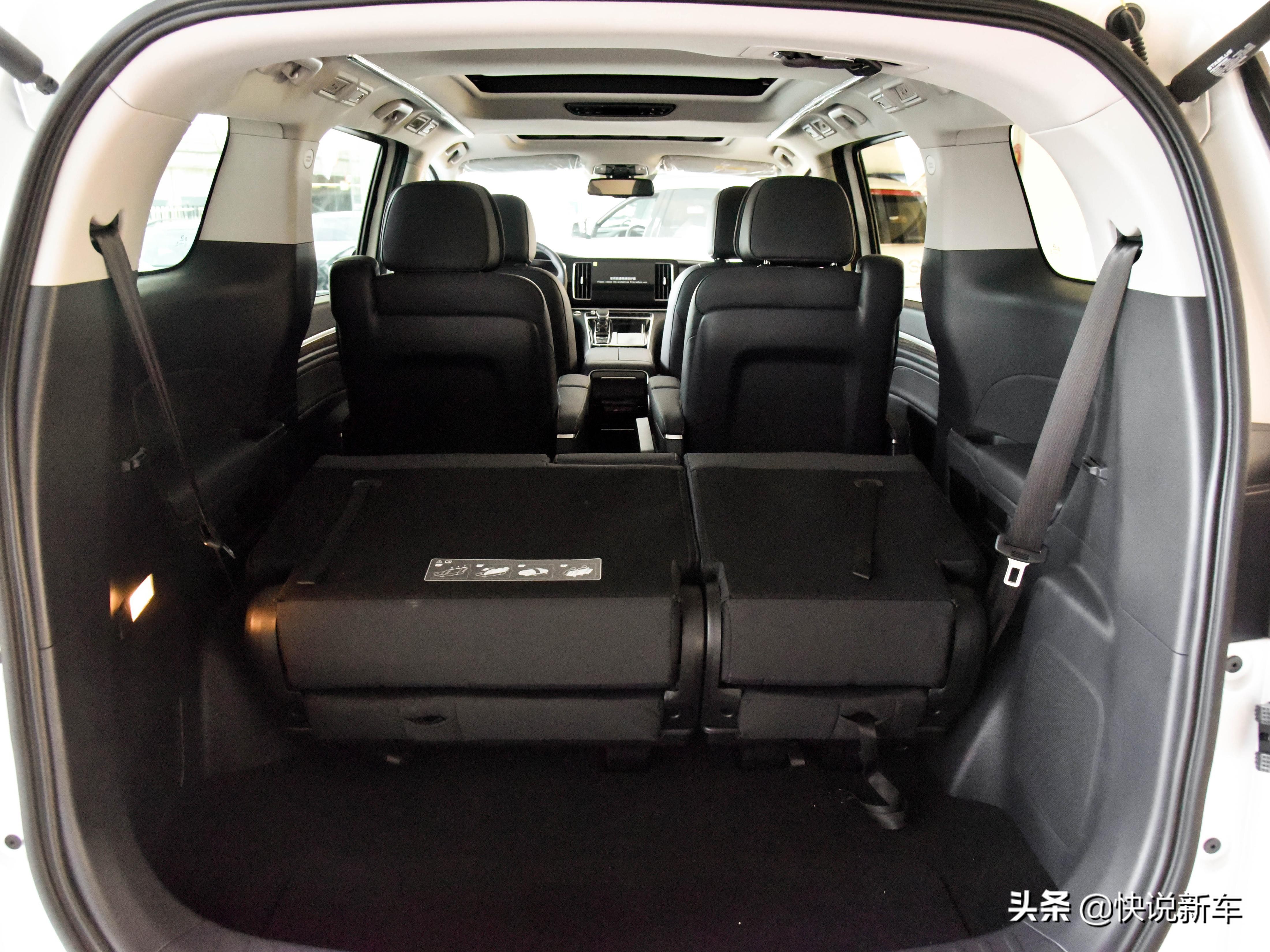 中高端MPV，7座小桌板电滑门都有，价格不错，带你看传祺M8