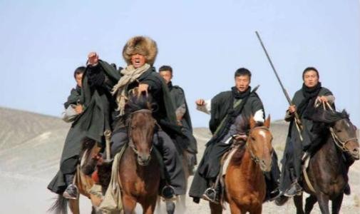 �ҹ���һ��ԭ�ӵ���ըǰ�����鳡��������ս�����󱻸ı�ɵ�Ӱ