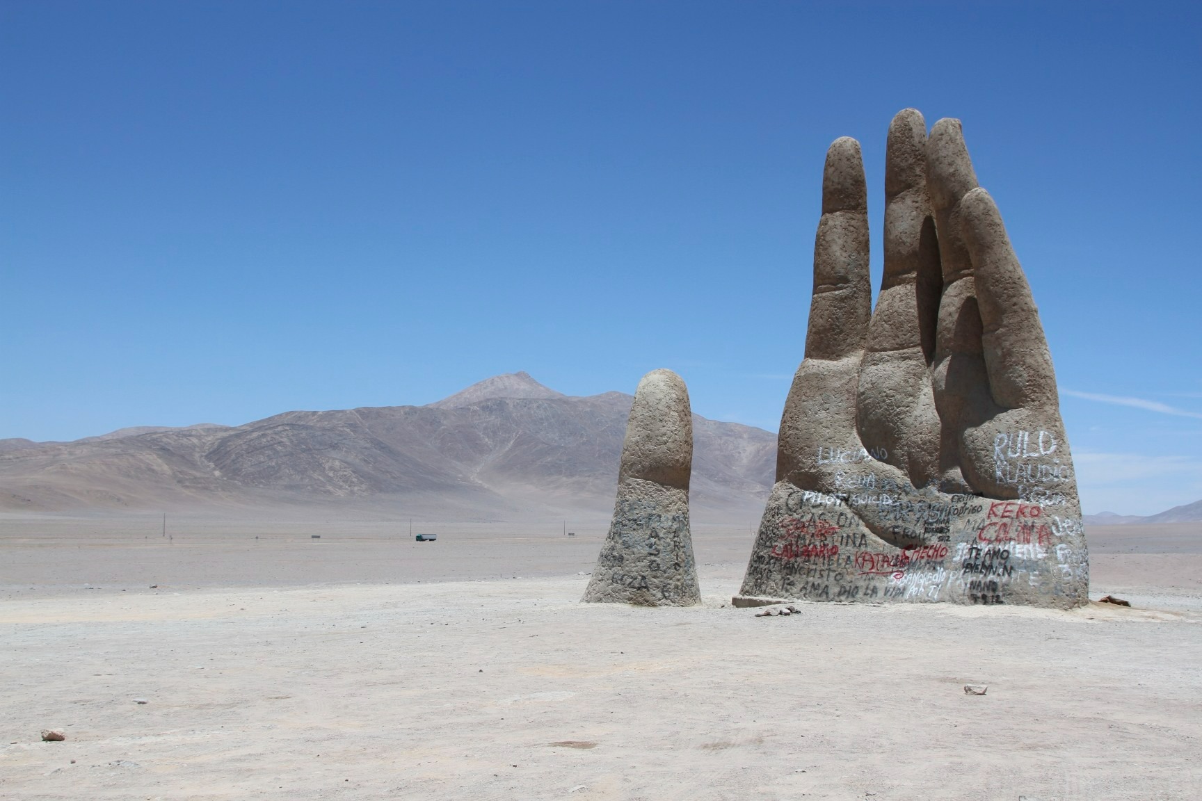 智利的沙漠中为何会伸出一只巨手？
