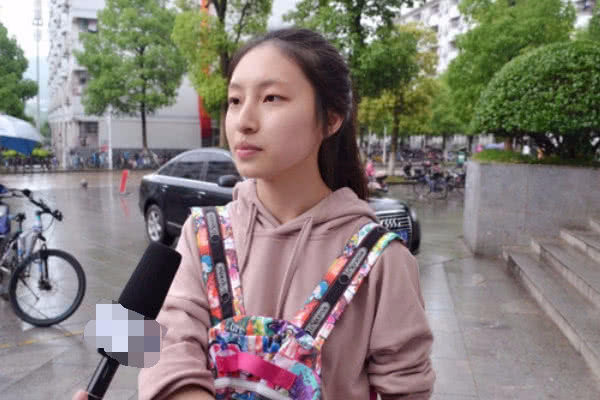 确定关系多久才适合“接吻”？这3个小姐姐不小心说出大实话！