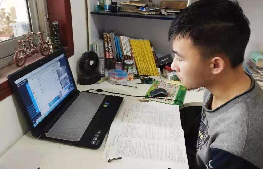 清华大学大一学生，2019年高考状元，分享高考备考经验干货