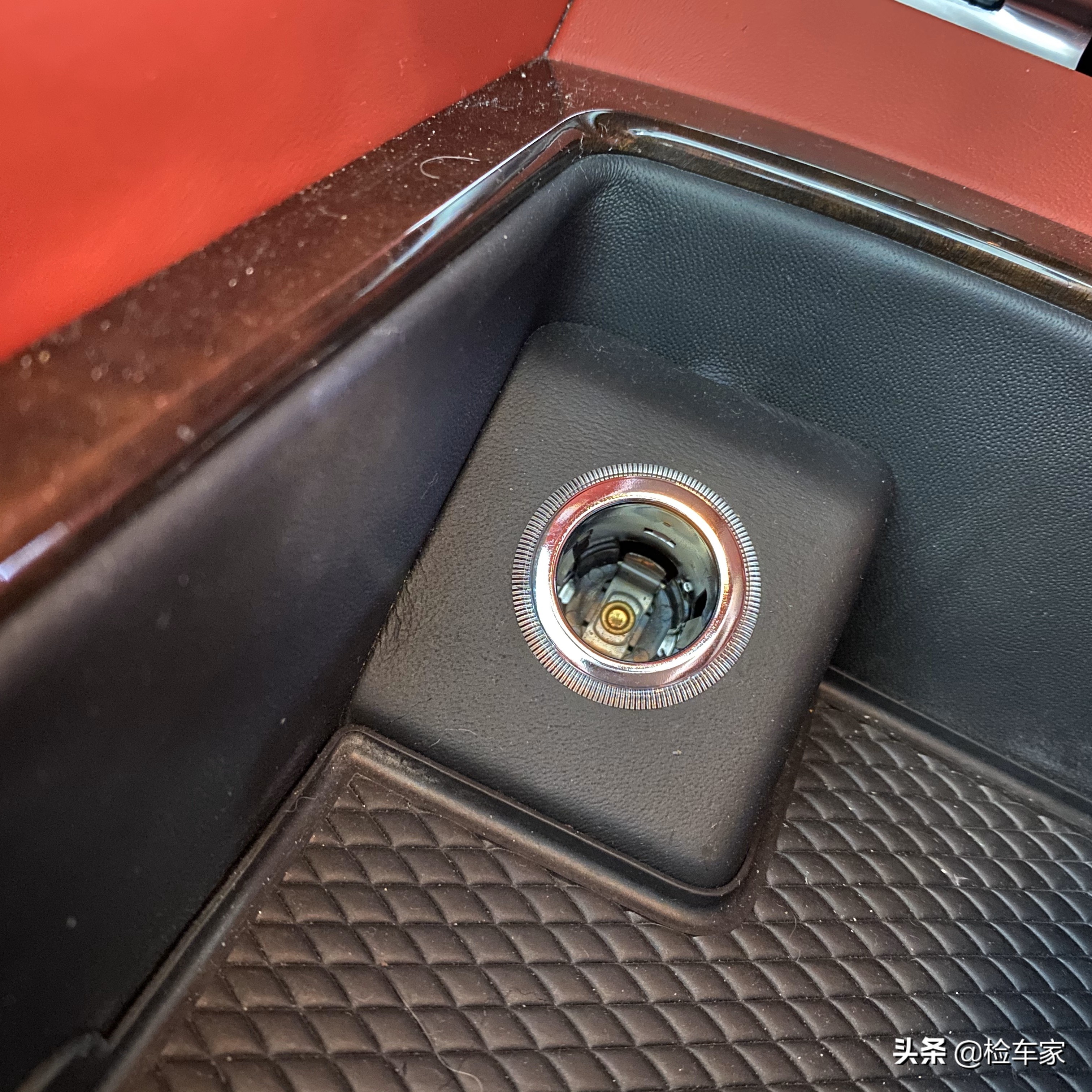 奢华轿跑，才开两万公里贬值130万，168万买台宾利欧陆GT划算吗？