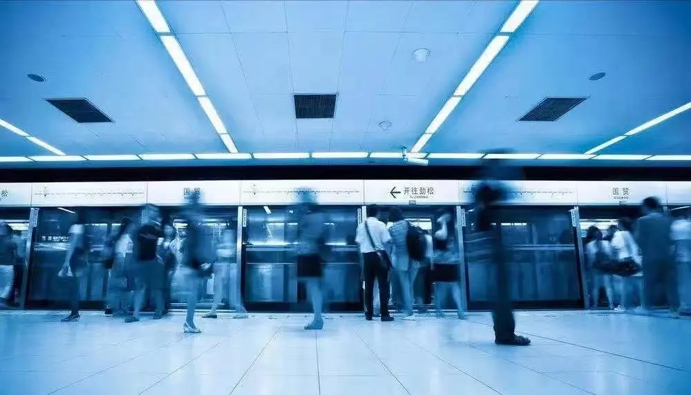 一位北京地铁民警写下213个真实故事,我看后整个人治愈了