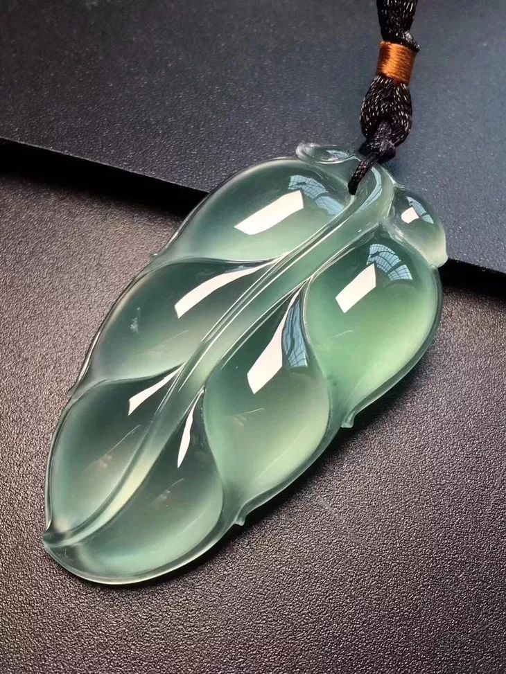 听说晴水翡翠价格暴跌?真相就在这里(翡翠种老种嫩怎么看) 第1张