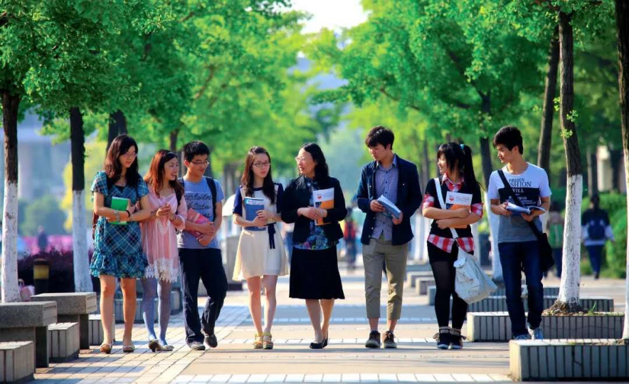 上海大学值得报考吗？3个字母、6个角度，为你解析这所211高校！