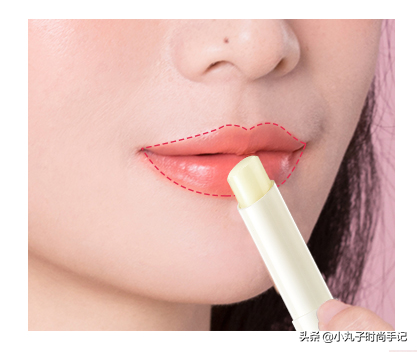 一到秋冬嘴巴干裂太疼痛？3个技巧教你滋润嘴巴，轻松拥有嘟嘟唇