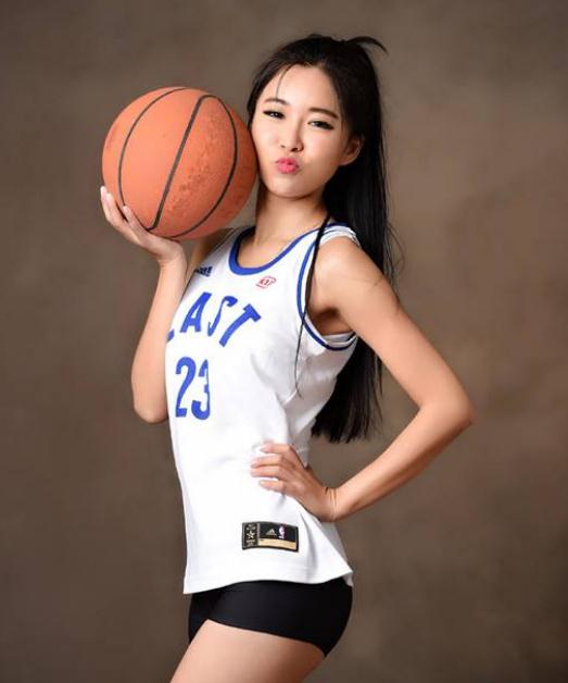 nba美女有哪些(5大NBA美女直播，肤白貌美、身材好，球迷：第二最漂亮但有污点)