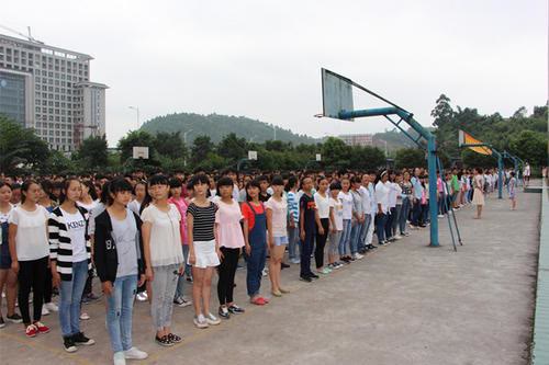 学生入学5天被打死后，职高校风再引热议，难怪挤破头也要进普高