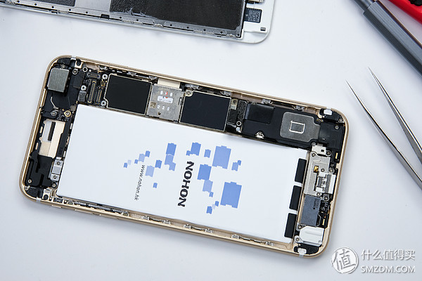 HD replaces the iPhone6S Plus battery step, telling you some details that will ignore fatal