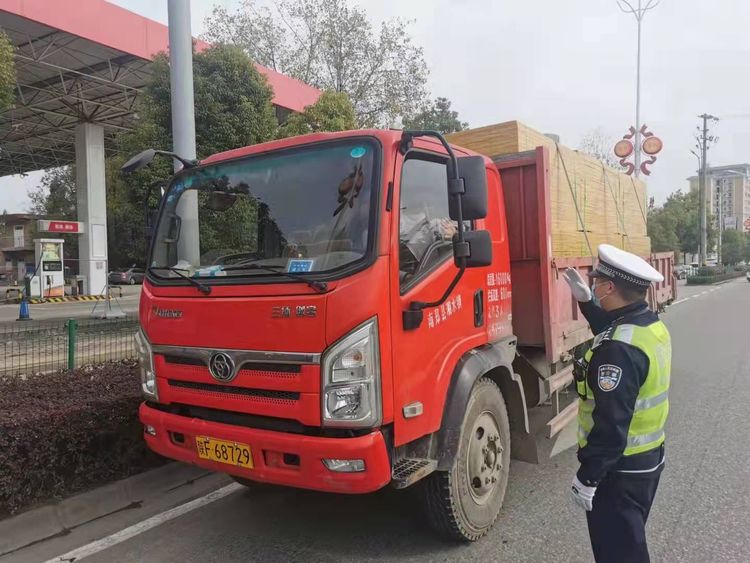 汉中交警一大队“四个深化”全力推进秋冬季道路交通安全隐患排查治理