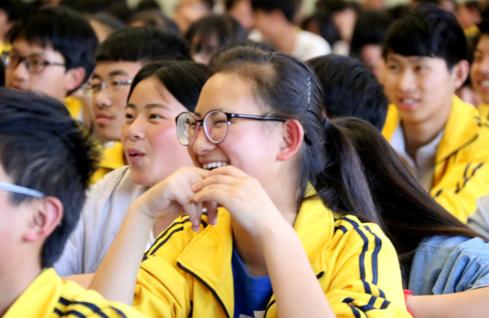 高中不允许“复读”已成事实？高考失利何去何从，官方回应了