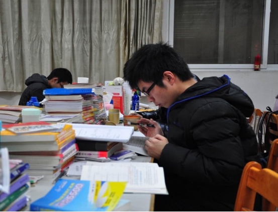 文科生注意，4类专业难度不大好就业，毕业后发展不比理科生差