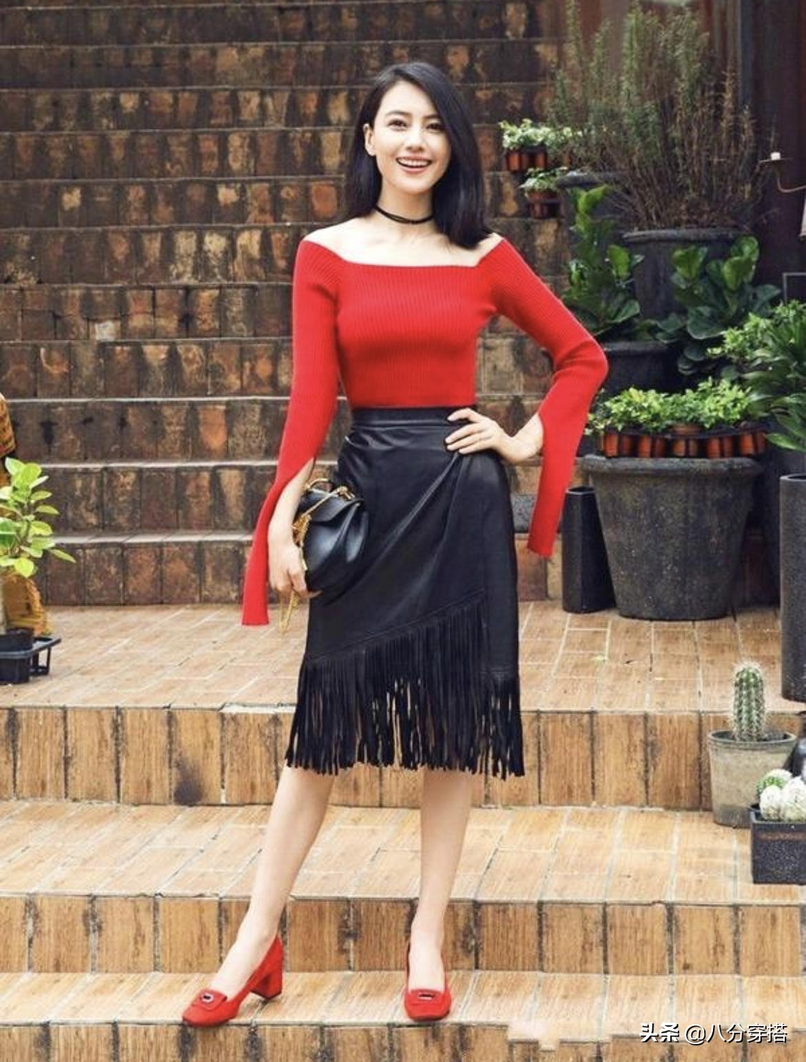 高圆圆又放大招，一身银色套装时髦高级，成熟端庄真有女神范
