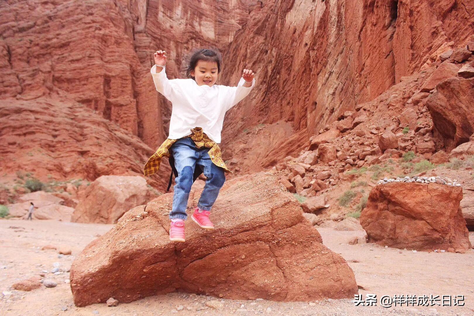 一家三口自驾去新疆，环南北疆27天15000公里，吃住行玩详细攻略