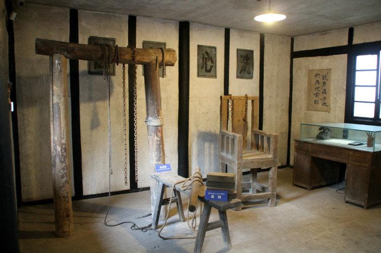 渣滓洞特务被判死刑，临刑前一句话保住了命，28年后成革命功臣