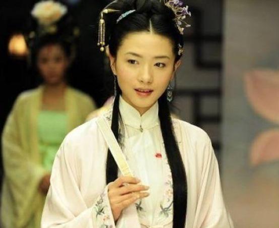 碑文钱塘苏小小墓,墓上建有处亭子,钱塘之苏小小之墓,据说乃鲍仁所建.