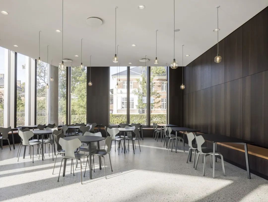 嘉士伯新总部大楼，可回收的黄铜外立面，示范了真正可持续理念