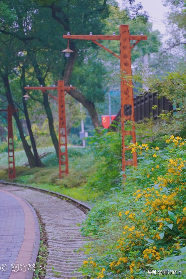 川外小铁路，一眼就心动如日漫里的场景