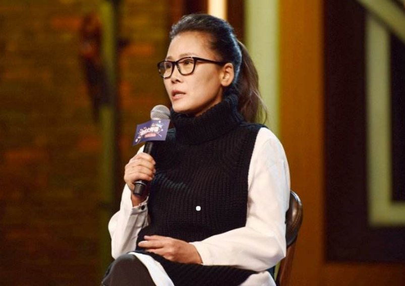 揭颁奖黑幕，破圈内潜规则，因不良爱好走下神坛的田震现状如何？