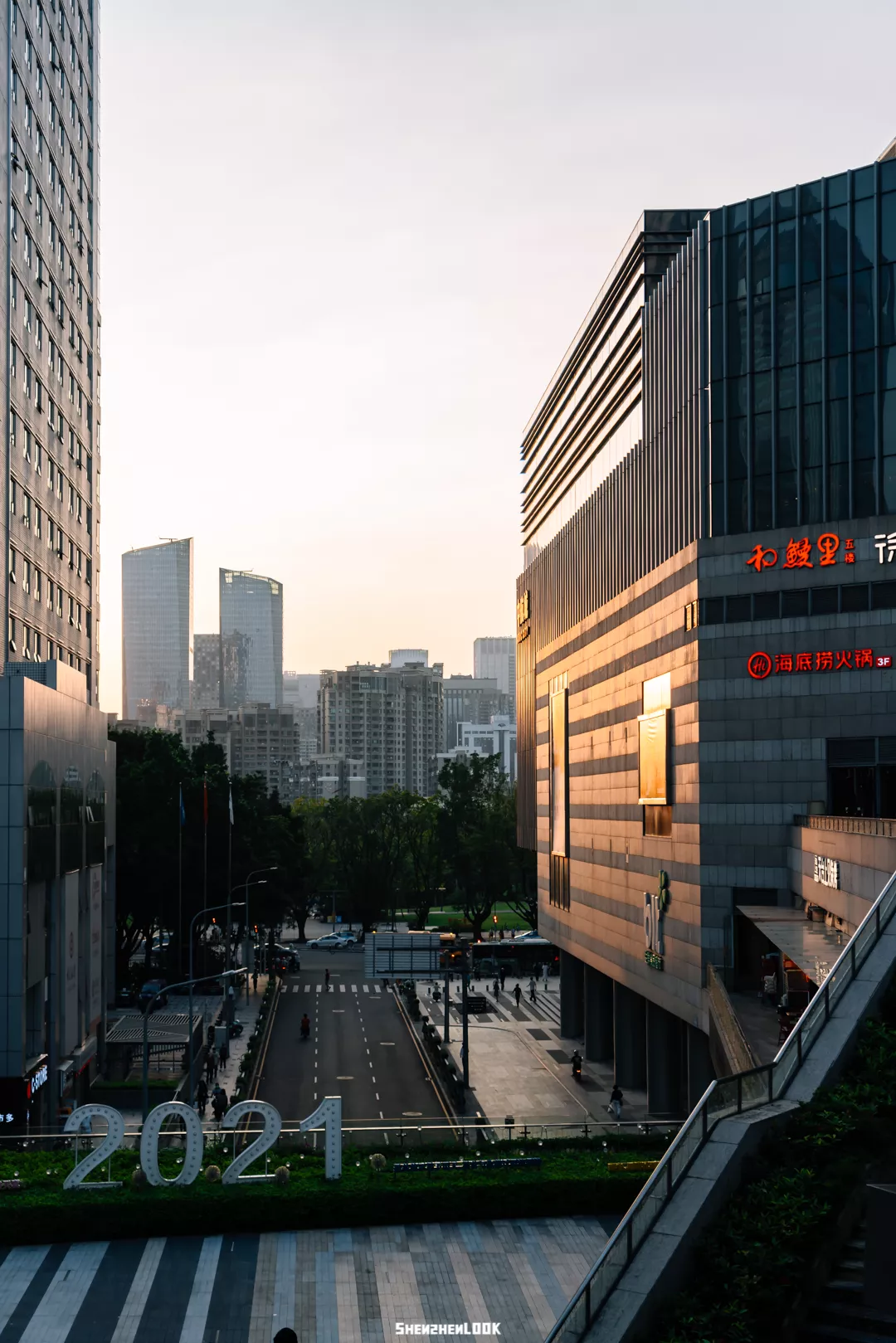 深圳华强北电子市场（深圳最大的电子商城）