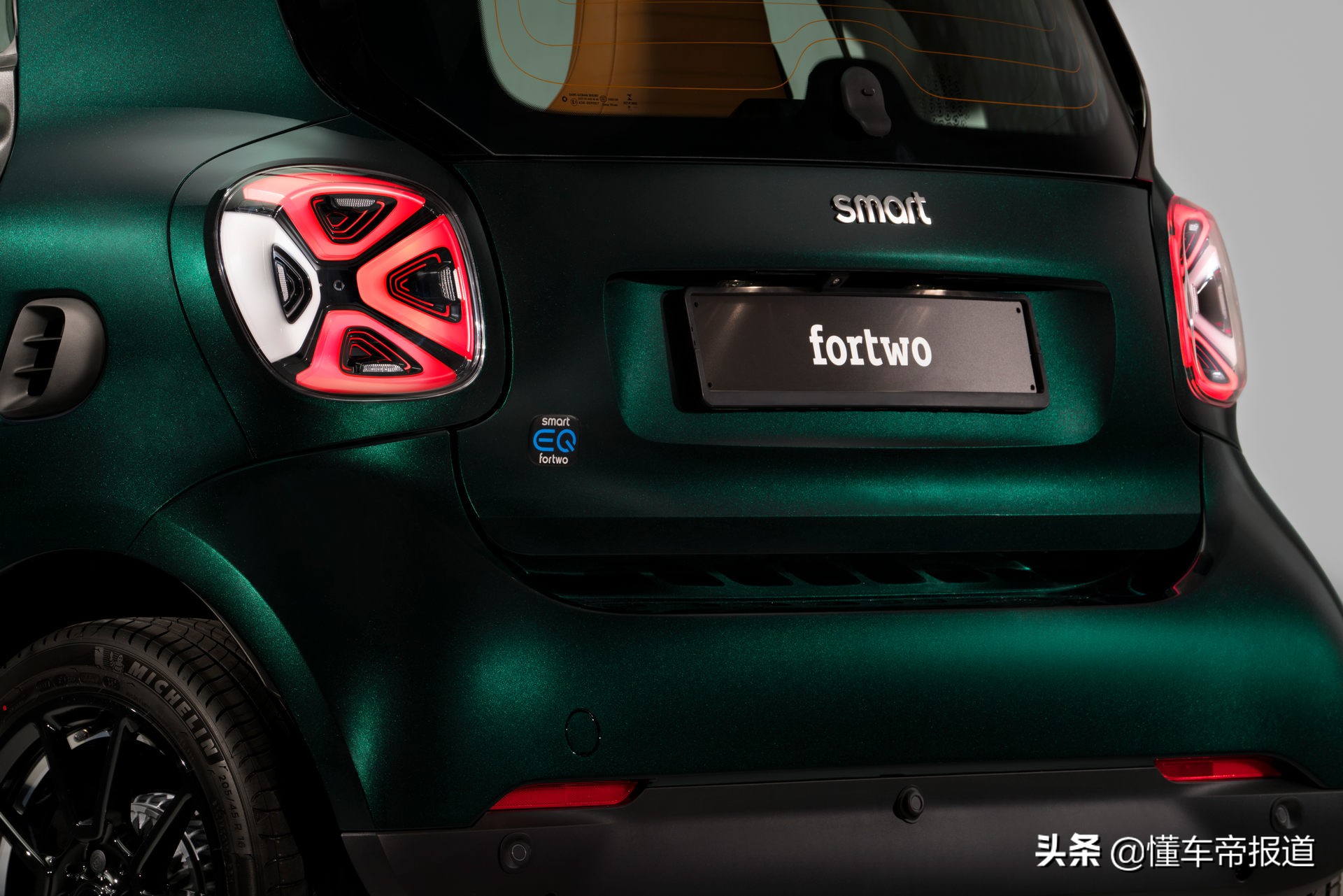 新车｜绿色“小精灵”，电动smart双门特别版发布，续航129公里