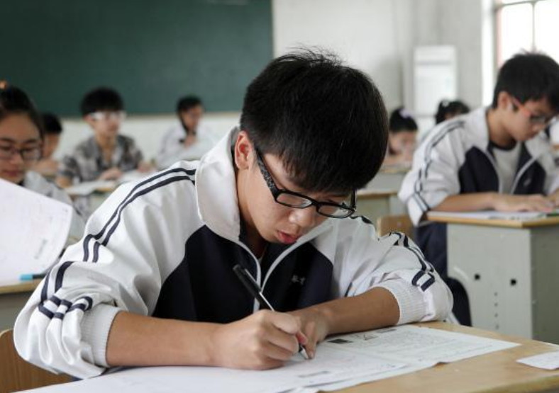 中考迎來(lái)新變化，2022年正式實(shí)行？“一類(lèi)考生”恐難考到600分