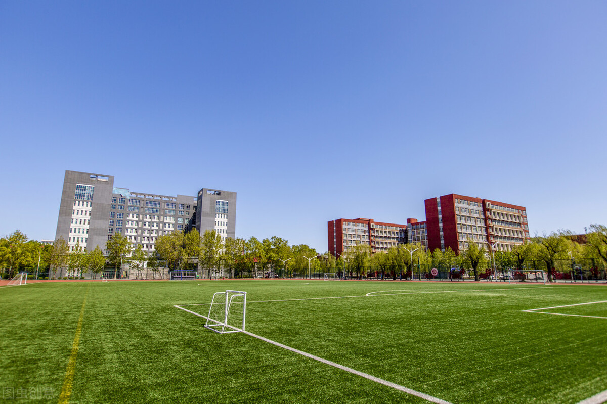 自贡“走运了”，被10.5亿元大学“砸中”，网友：学校修得很气派