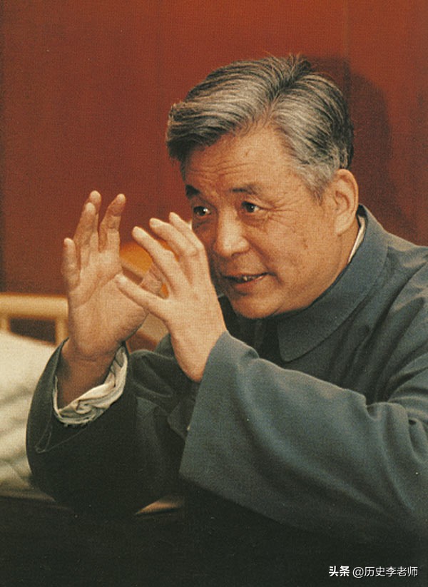 邓稼先：26岁回国，34岁参加中国原子弹研制，62岁因遭核辐射病逝