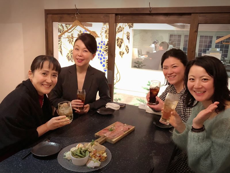 日本寺庙女住持：被迫相亲35次，逃往美国生活9年，归来已成僧侣