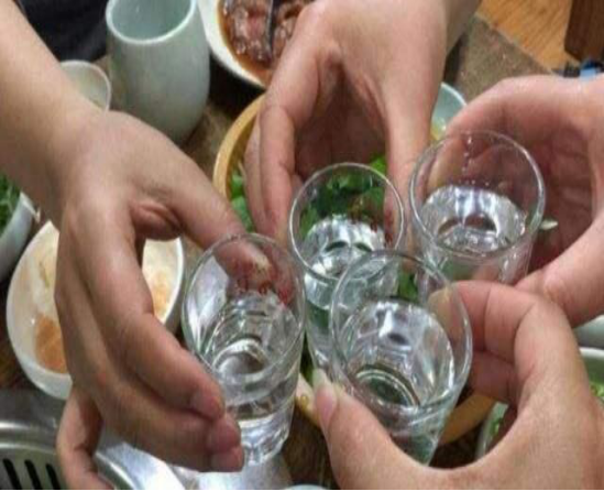怎样才能快速解酒？不是蜂蜜、浓茶，告诉你真正有效的方法