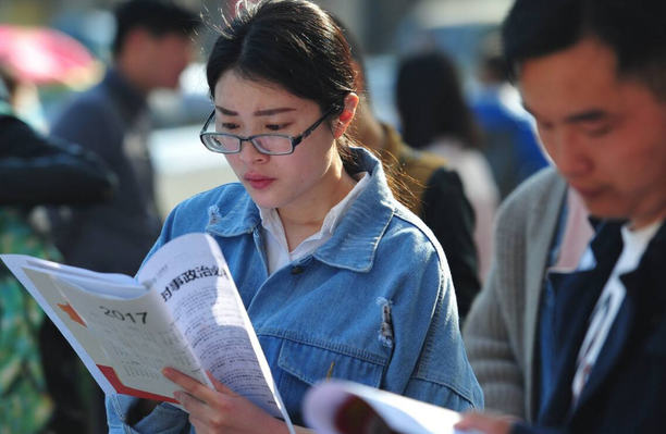 2021安徽高考分数线发布，文史类考生欲哭无泪，500分只能上大专