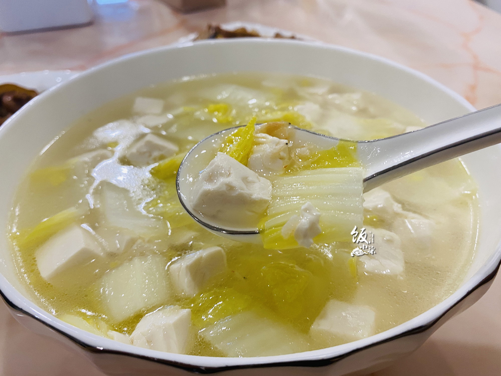 别小看这碗“白菜豆腐汤”，入秋后常喝，补充营养，强过人参汤