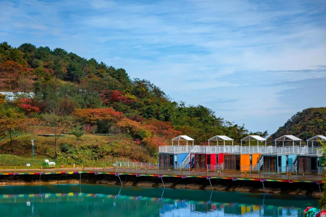 百里荒红叶客栈价格(最接近天堂的地方) - 价格百科