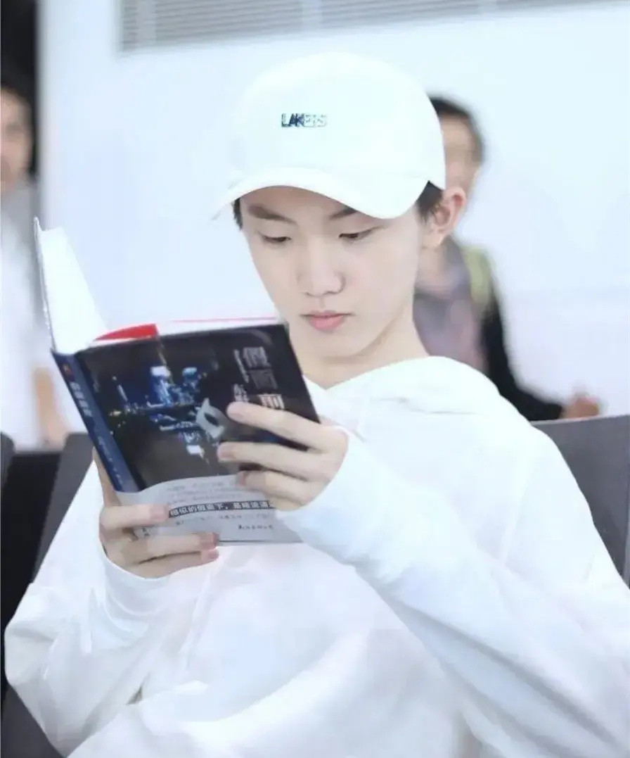 马嘉祺考307被嘲、粉丝说清华博士是九漏鱼：折射出哪些问题？