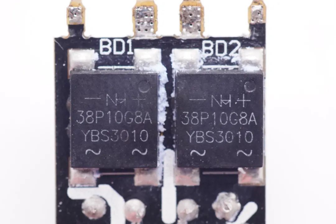 全新设计，突破体积极限，拆解国产控制器65W氮化镓快充