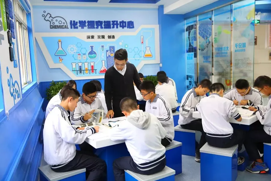 成都东辰高中部来了！首届教师一半以上都是清北名师