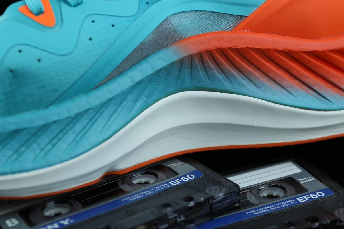 小米众测上新——碳板跑鞋即将普及？日常元素超临界碳板跑鞋亲测