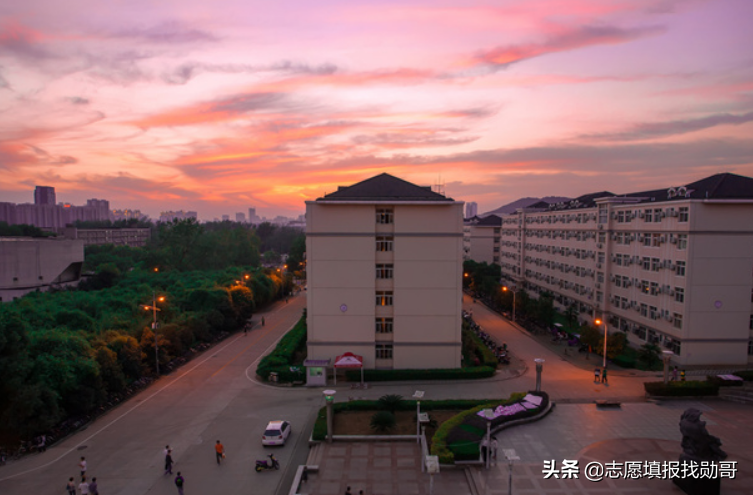 华中科技大学专业录取分大比拼！王者or青铜？推荐3大黄金专业