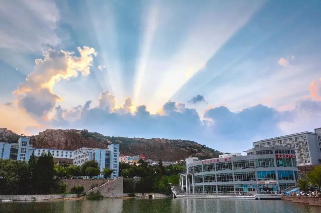 坐拥三个校区，占地2655亩，这所青岛近代第一所综合大学