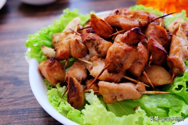 减脂期鸡胸肉减肥食谱：健康低卡的瘦身美食做法