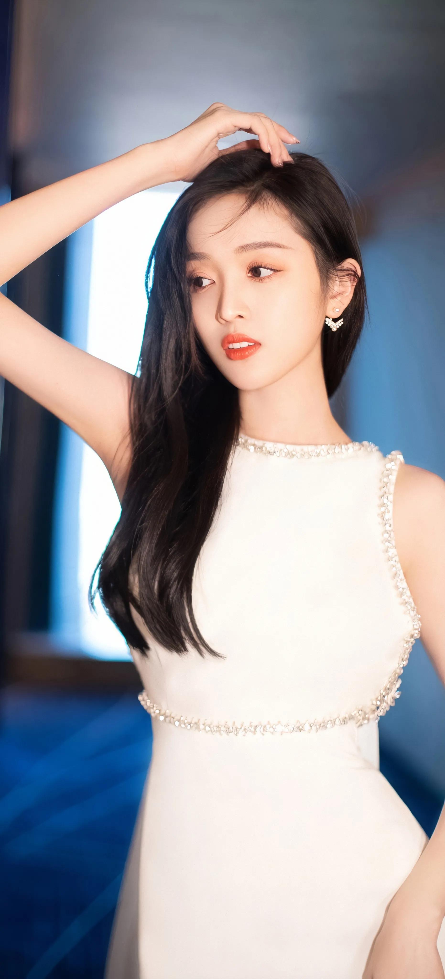 白色系的吴宣仪