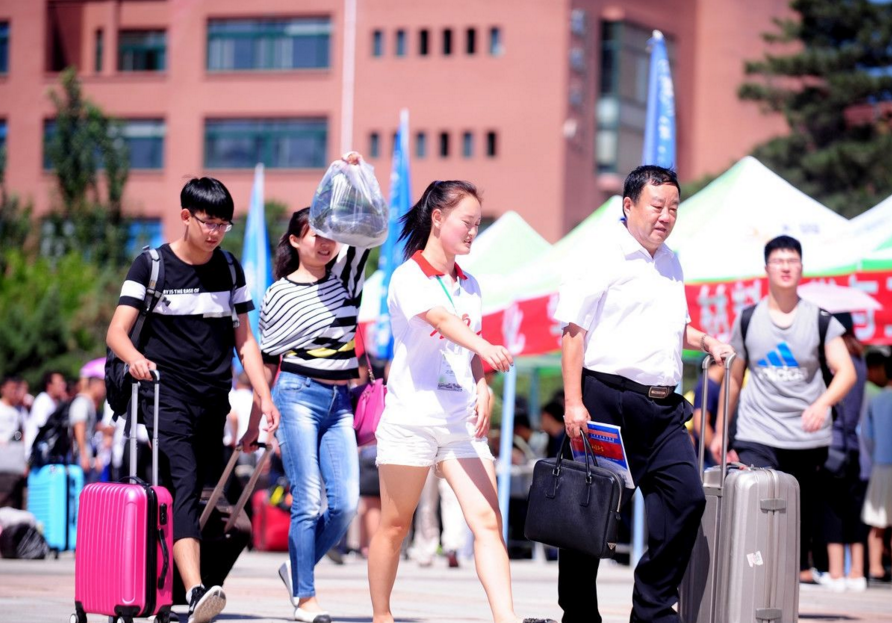 大一新生开学是否要带“被子”？学姐告诉你答案，避免吃亏