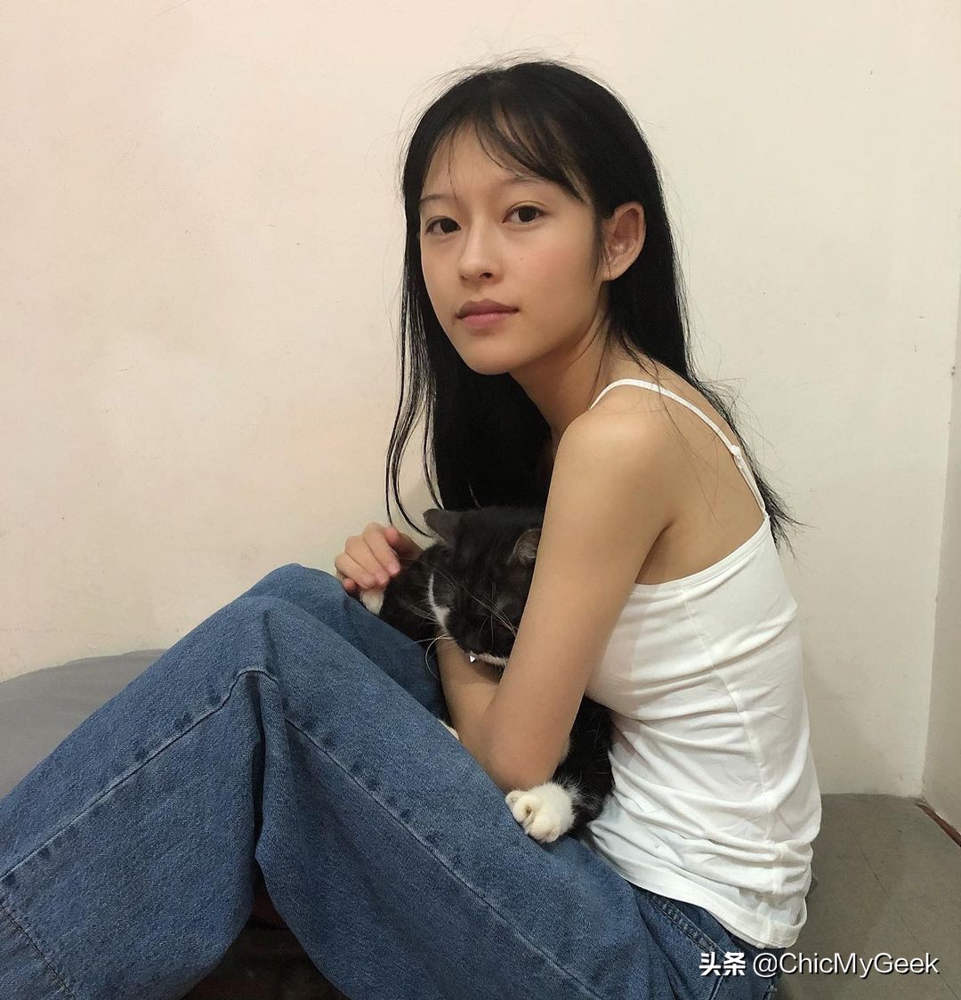 越南模特撞脸章子怡爆红！极品氛围美女，一张会说故事的清冷脸