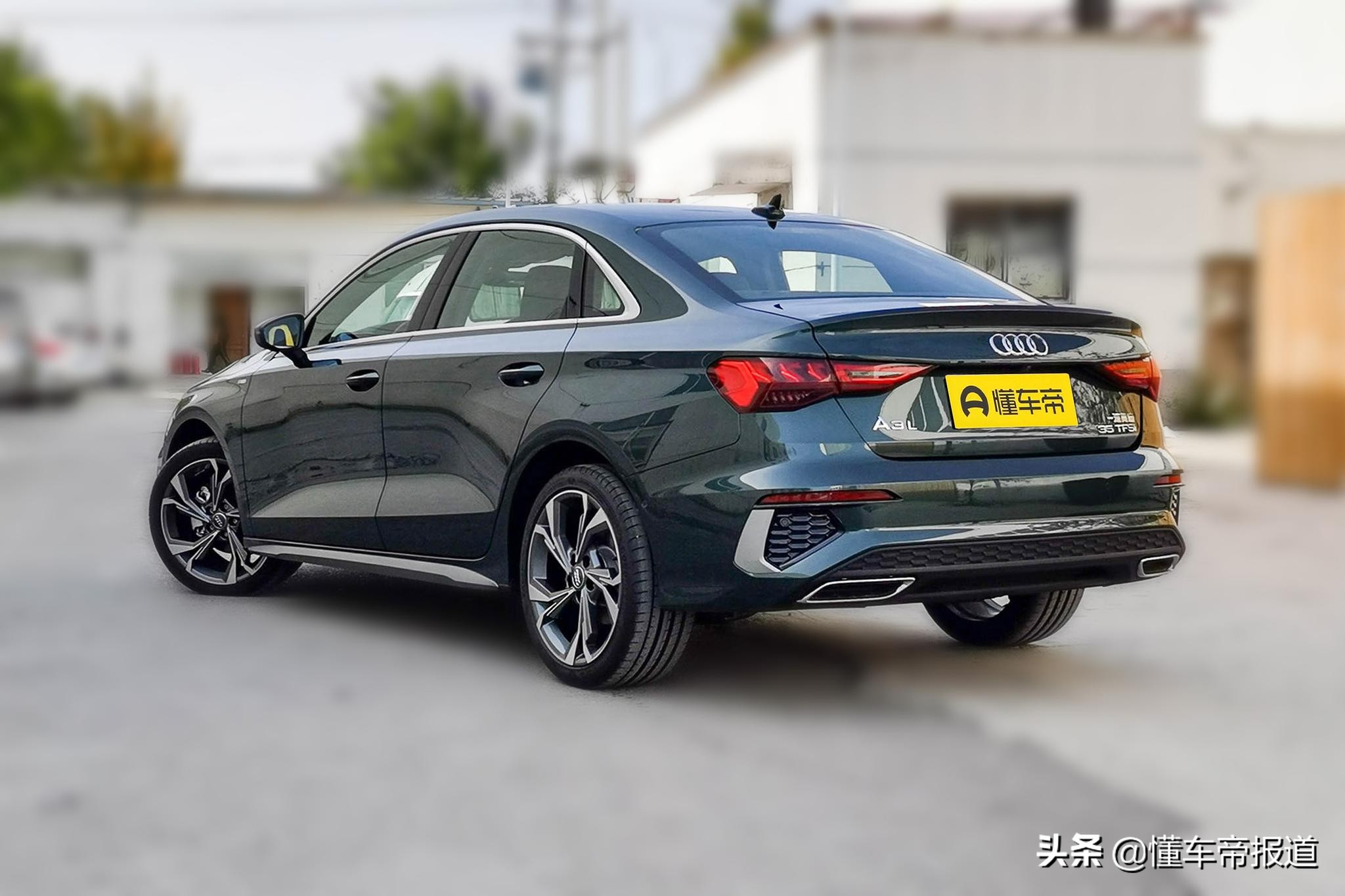 新车 | 21万就能买,颜值空间都有,全新奥迪a3l三厢解析