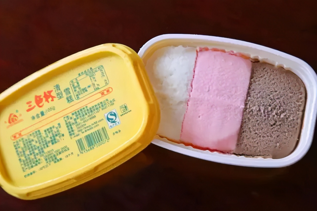 蒂兰圣雪雪糕多少一根（盘点那些曾经吃过的平价雪糕）(18)
