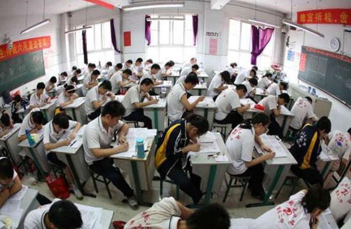 2021年高考时间确定，考生要知晓，全力做好高考前的备考工作